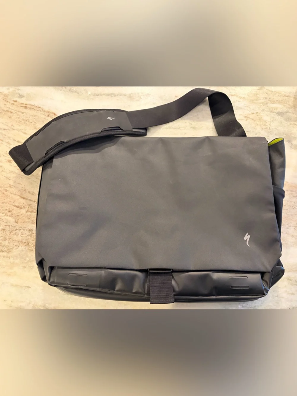 Specialized Waterproof Bike Bag Messenger Laptop Bag 15L — Black